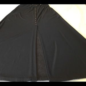 Briggs New York Black Long Travel Skirt